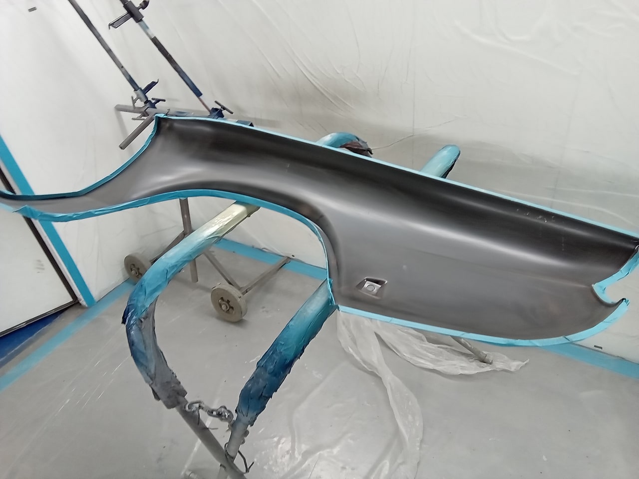 12102023 1976 Triumph Spitfire inner wings in paint and fitting 5 1