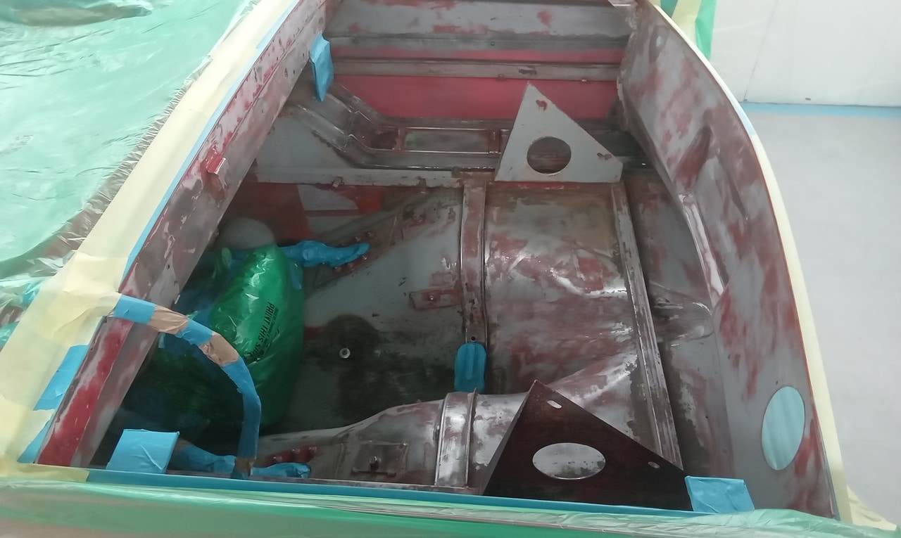 23102023 1964 Amphicar 770 engine bay raptor 1 1