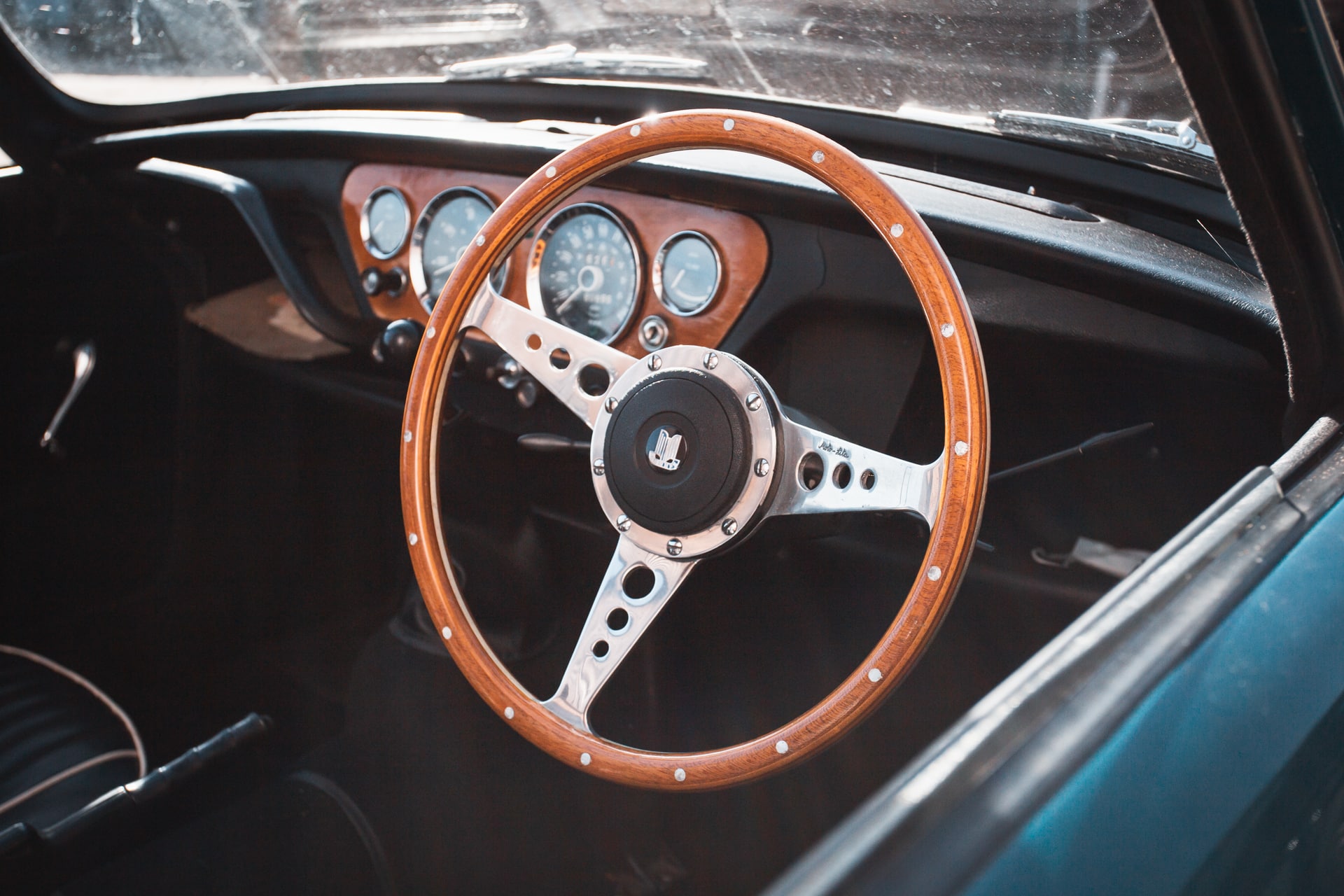 Triumph Spitfire Arrival 02 1