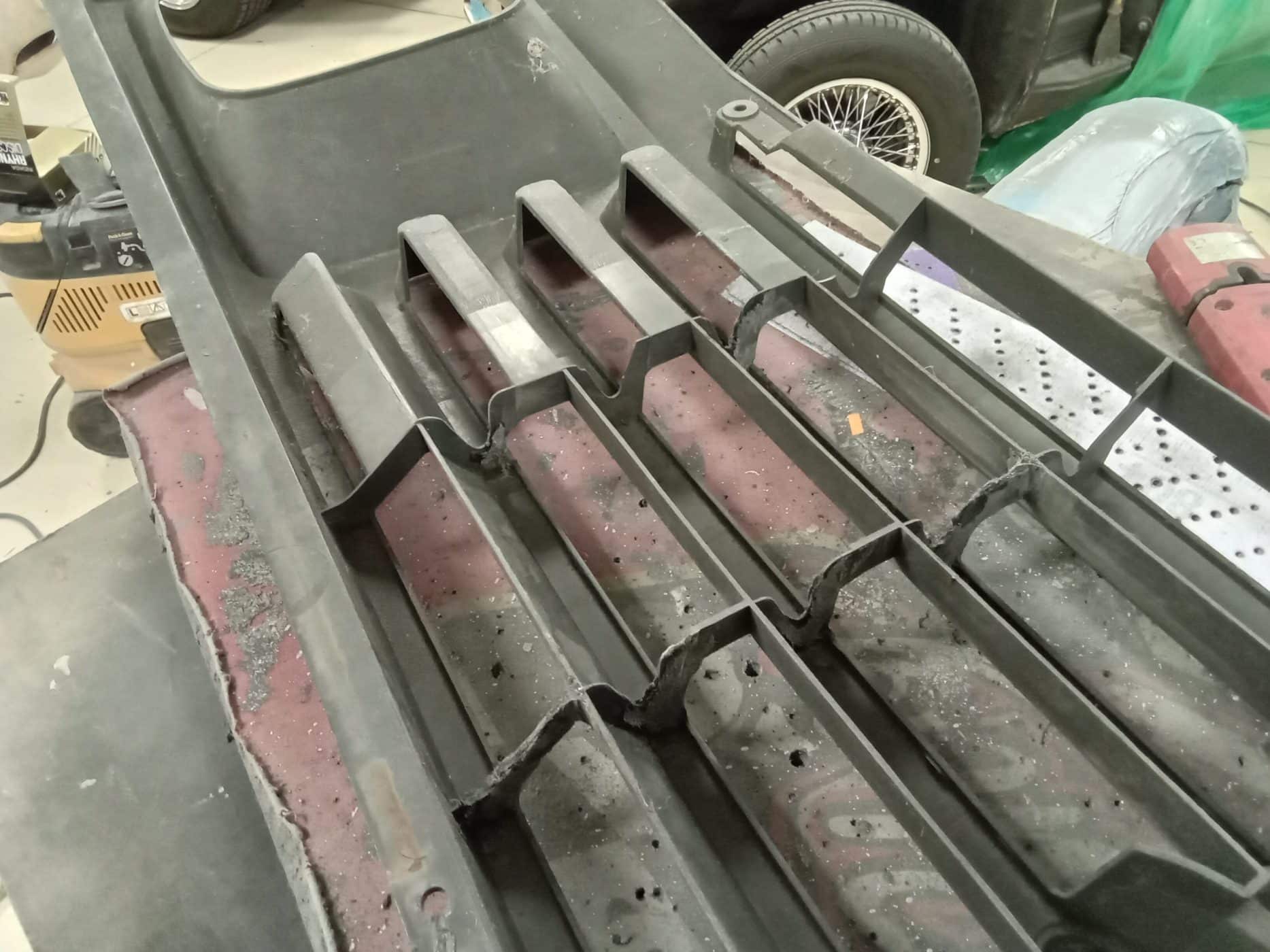 15112023 Ford Transit MKII fix and paint grill 6 1