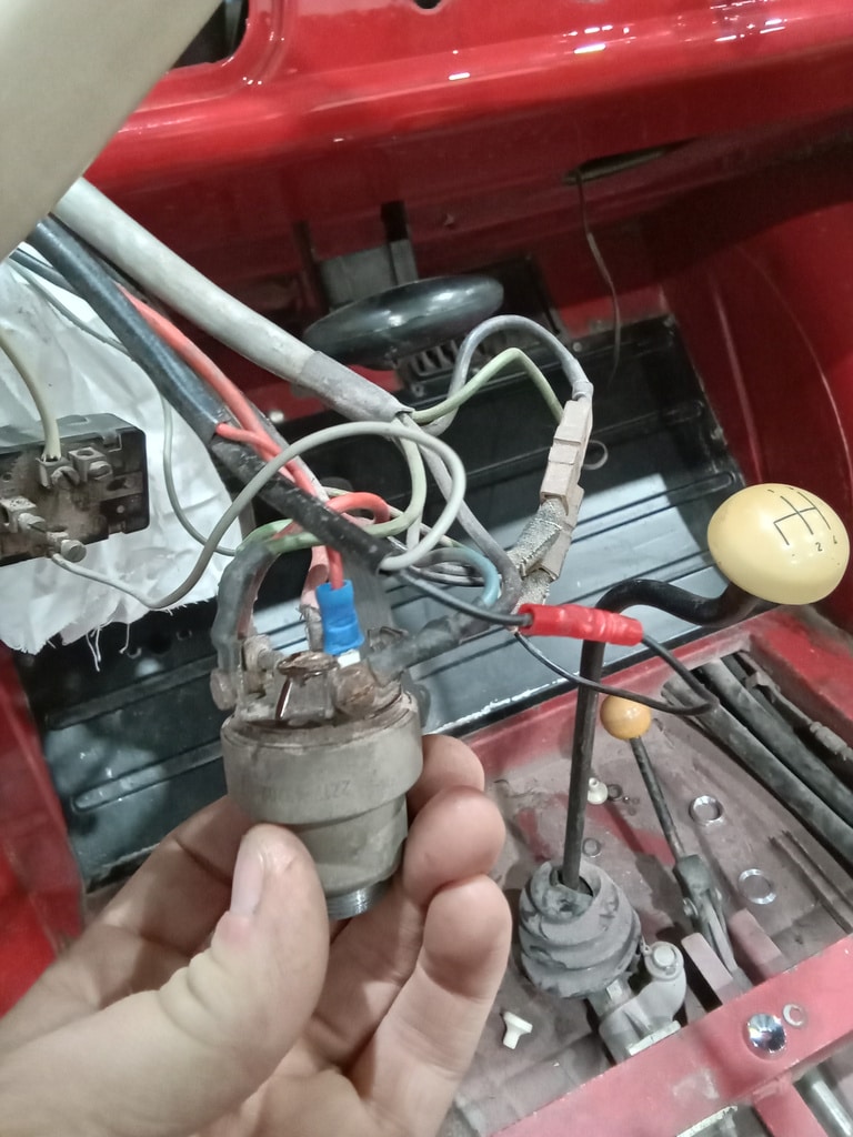 1964 Amphicar 7 70 Electrics 12 1
