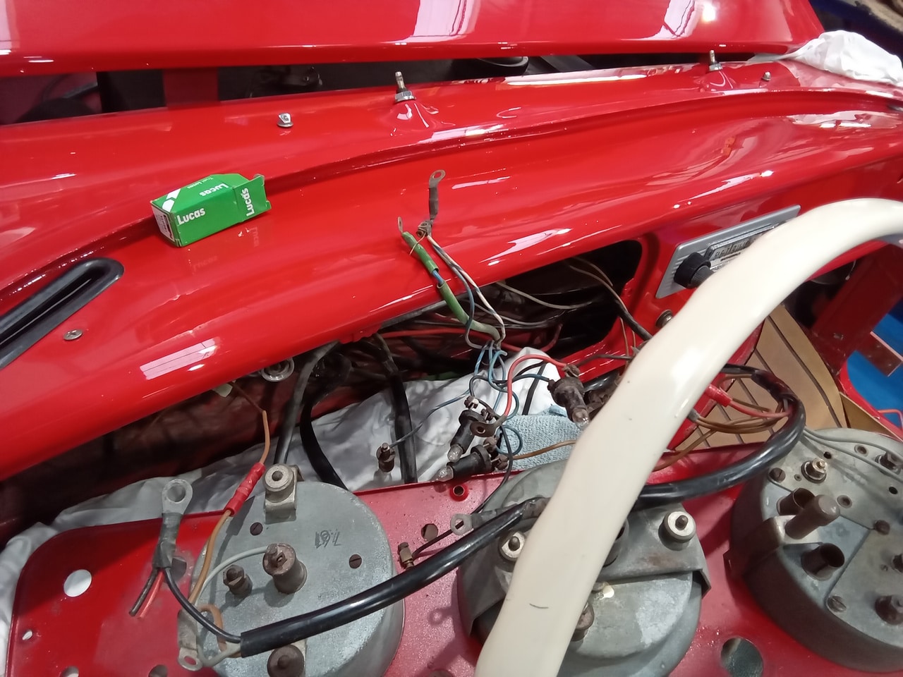1964 Amphicar 7 70 Electrics 13 1