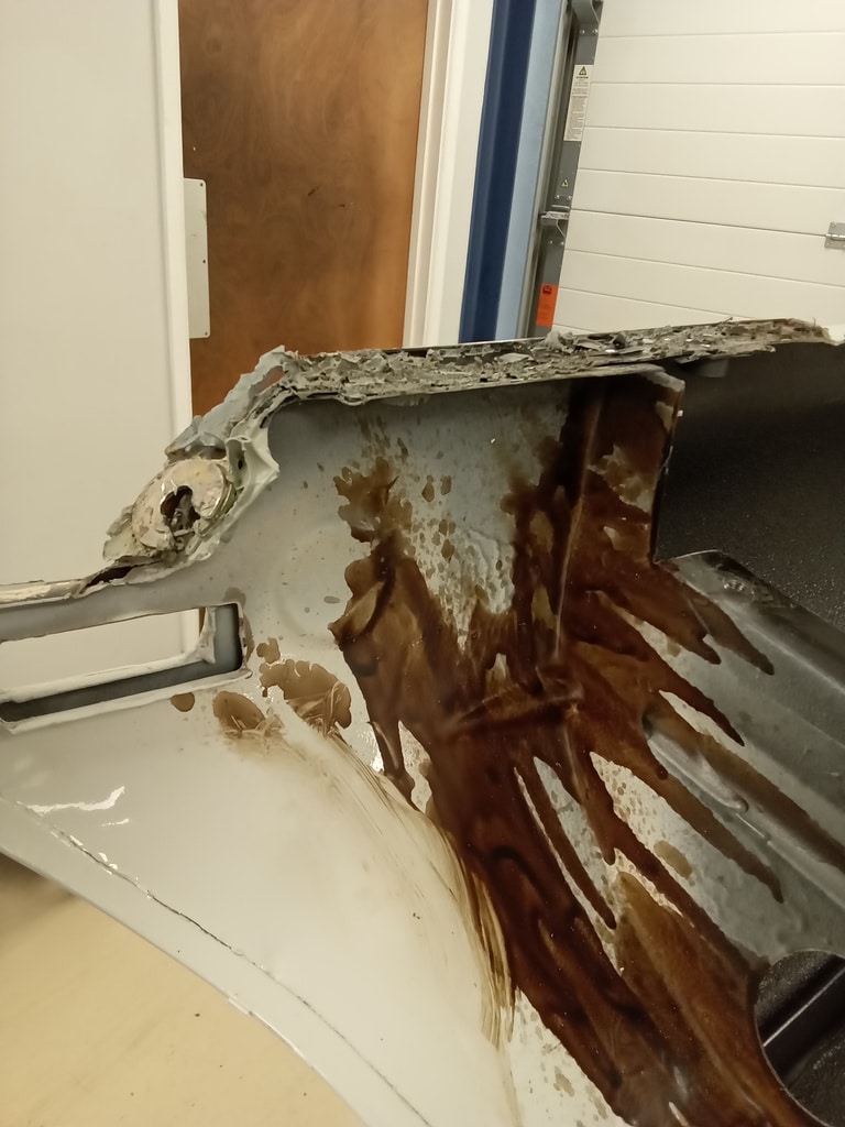 1970 MG B Roadster Front Wing Repair 27 1