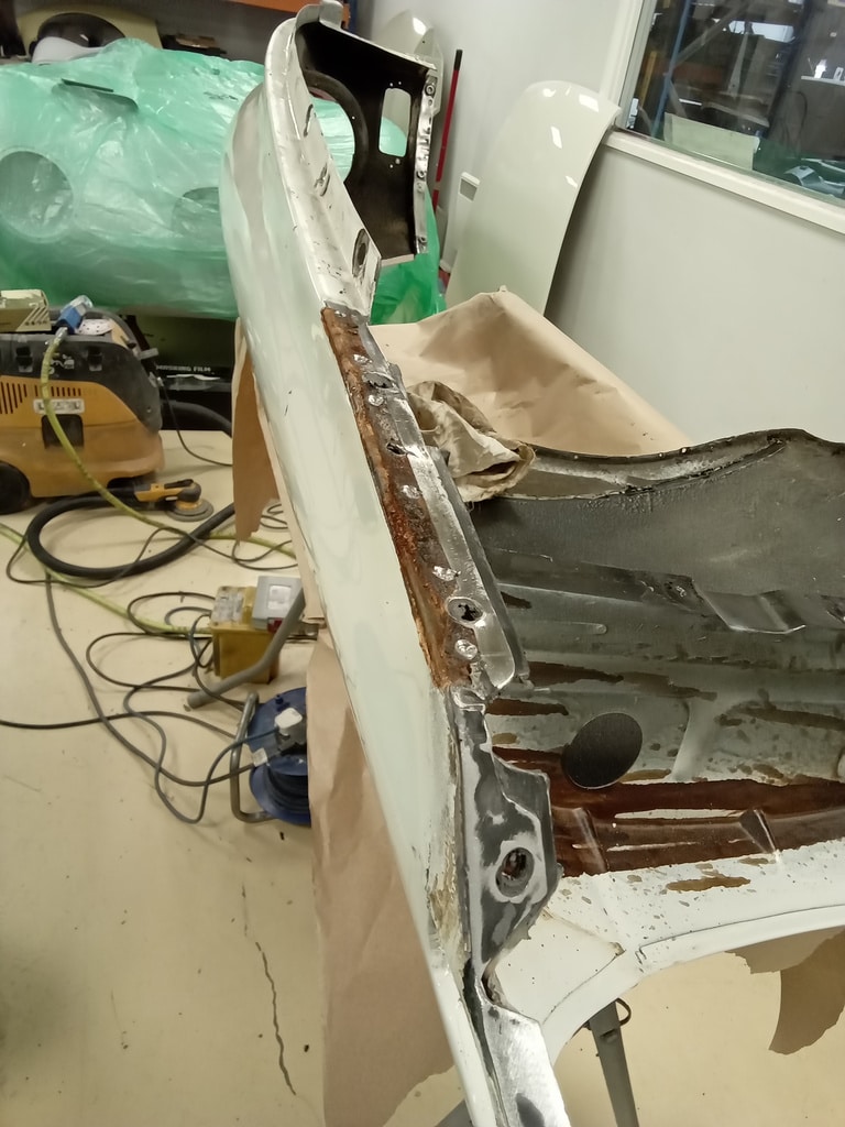 1970 MG B Roadster rust removal 36 1