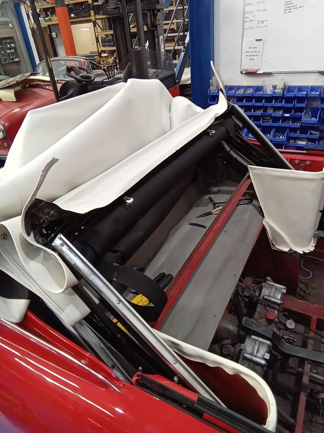 20112023 1964 Amphicar 770 fitting hood cover 3 1