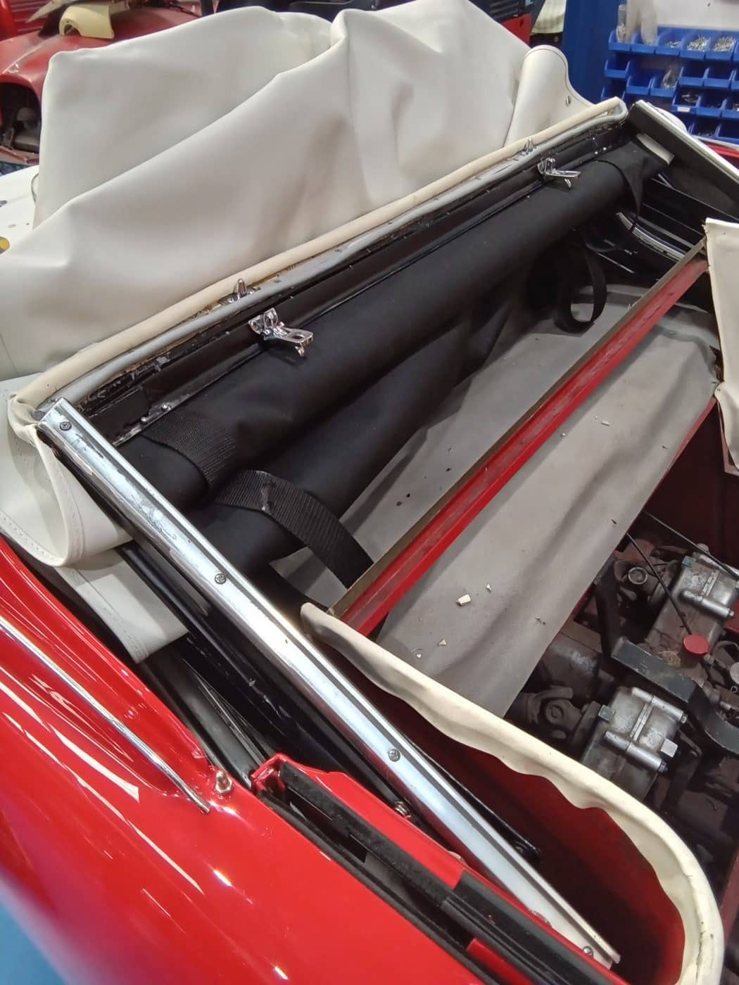 20112023 1964 Amphicar 770 fitting hood cover 4 1