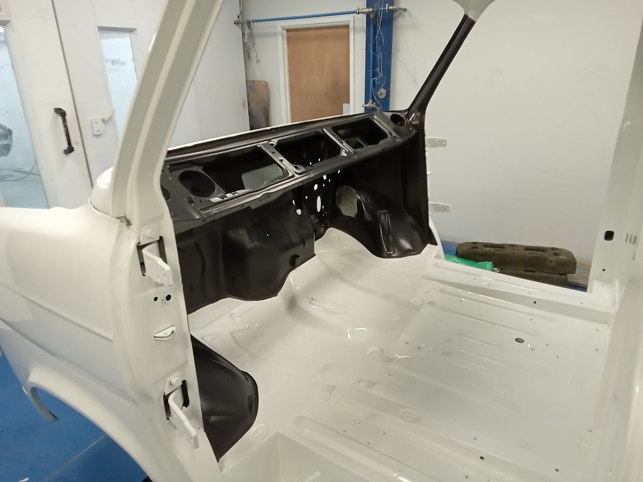 Ford Transit Mk2 Prime and Paint 02 1