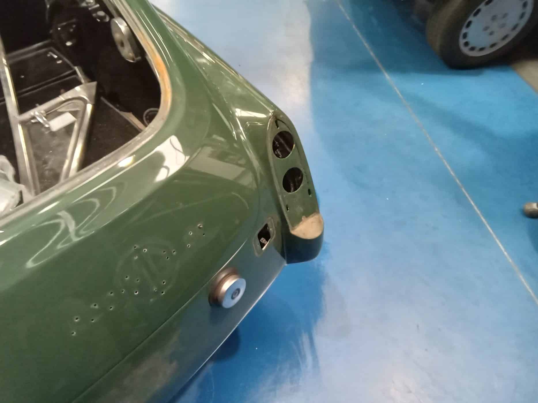 041223 1969 MGC GT Teardown29 1