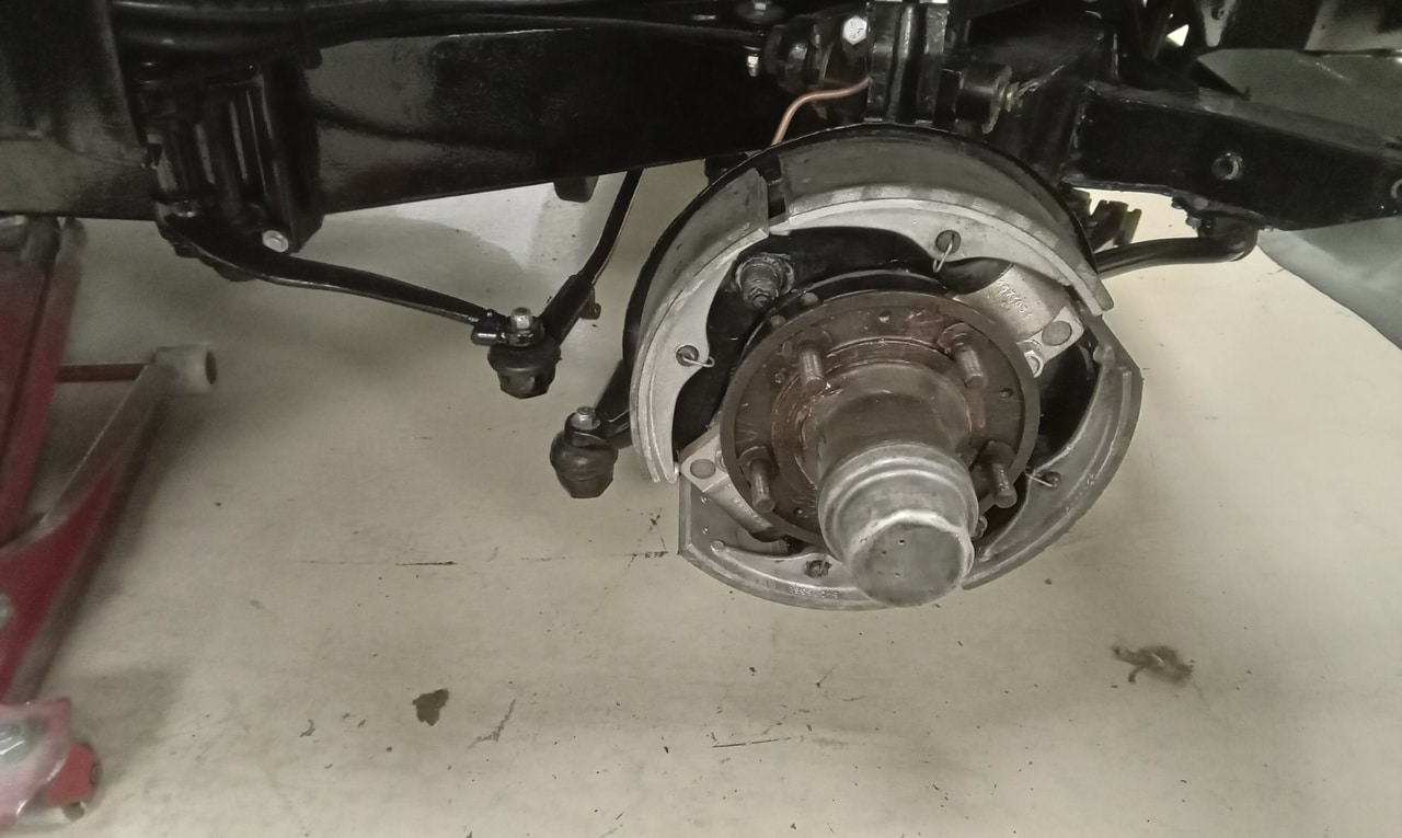 11012024 1963 Bentley S3 back at workshop and freeing brakes 1 1