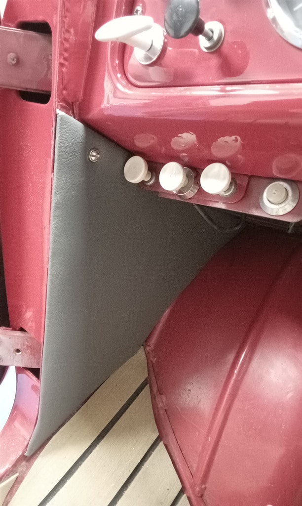 11012024 1964 Amphicar 7 70 kick panels 5 1