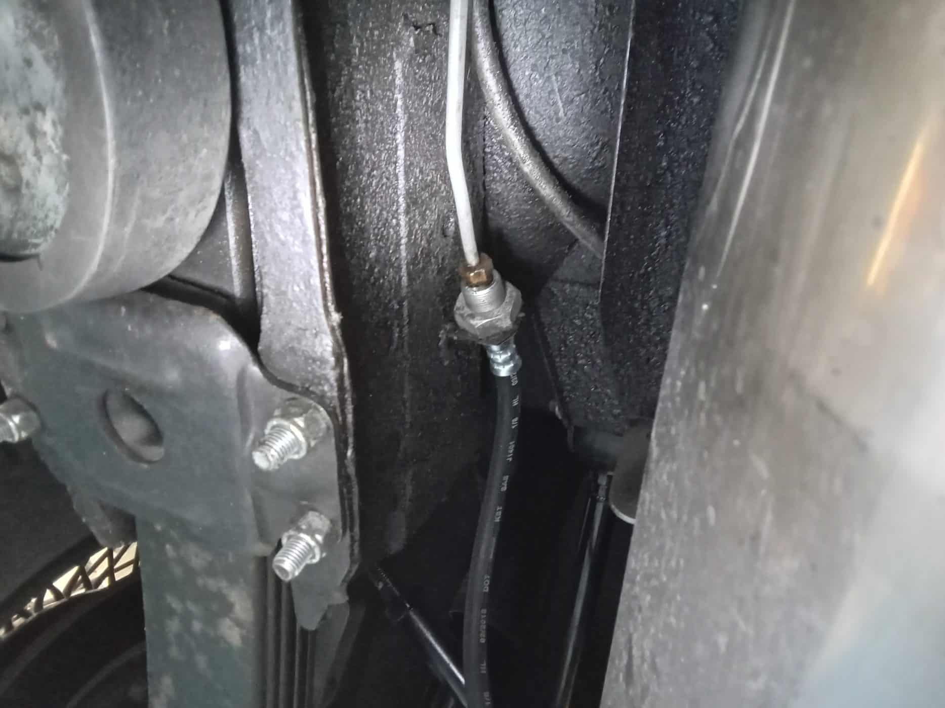 110124 1964 Damiler 250 V8 Leak Investigation 6 1