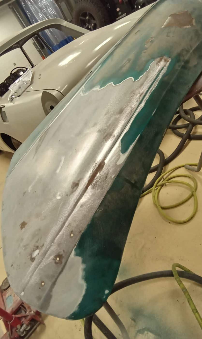 15012024 1951 Austin Devon Pickup sanding bonnet 6 1