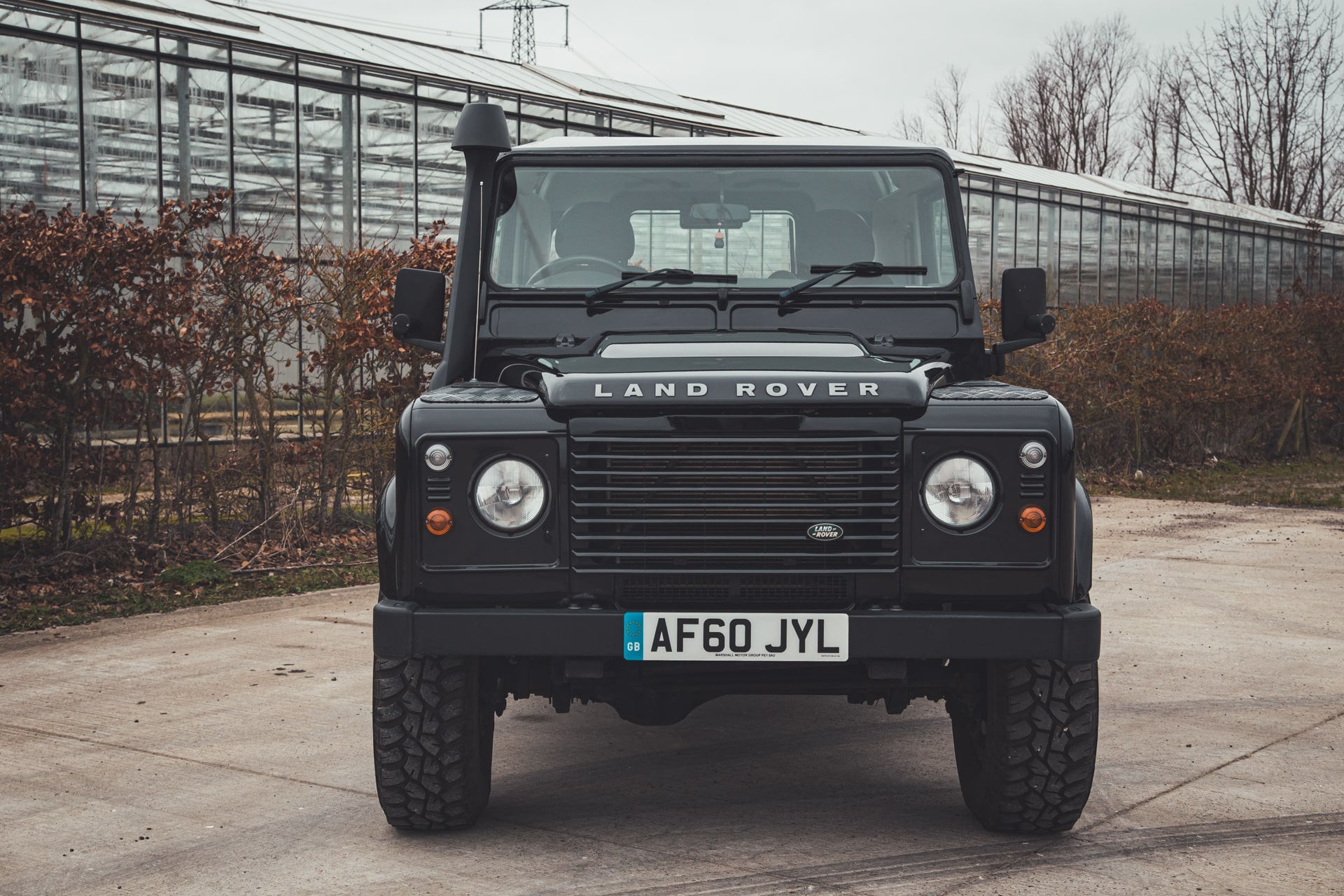 170124 2010 Land Rover Defender with Graphics 1 1 1