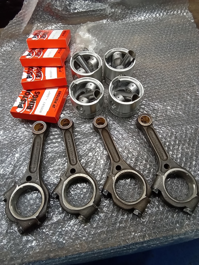 08022024 1976 Triumph Spitfire engine paint and rebuil 8 1