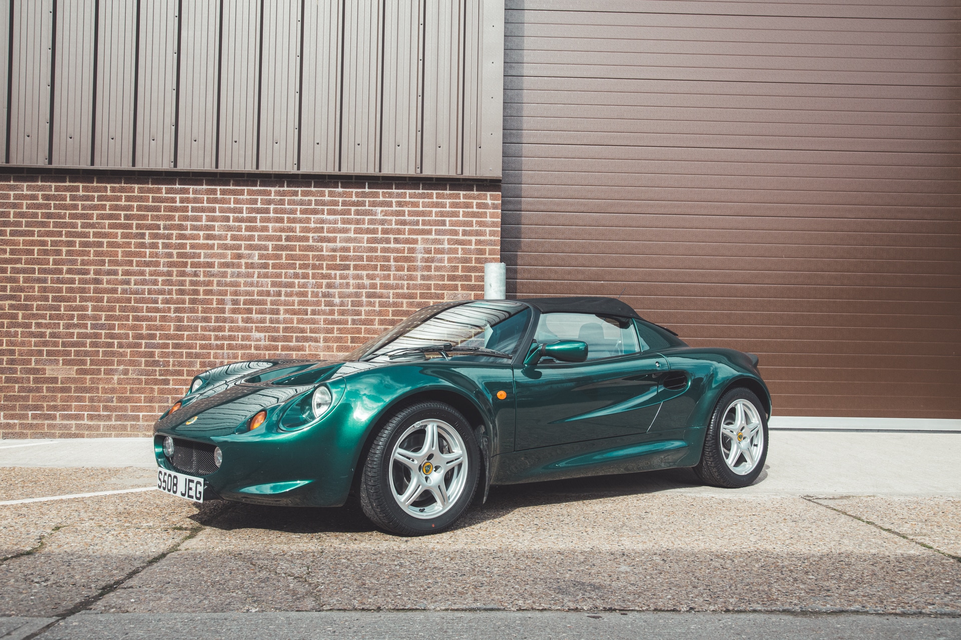 230323 1998 Lotus Elise S1 Arrival 2