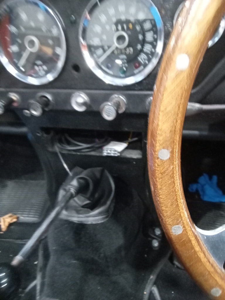 29022024 1968 Triumph Spitfire radio and speakers 2 1