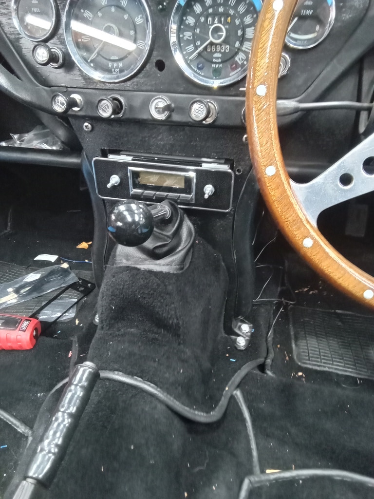 29022024 1968 Triumph Spitfire radio and speakers 3 1