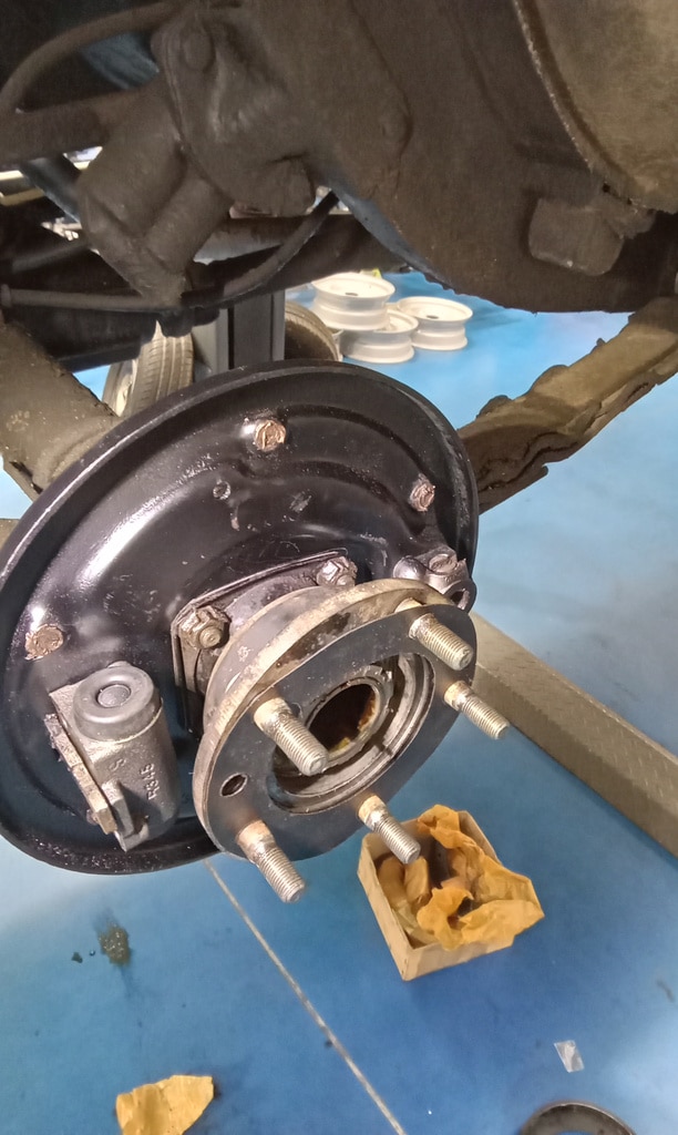 11032024 1964 Ford Zephyr 4 repairs 28 1