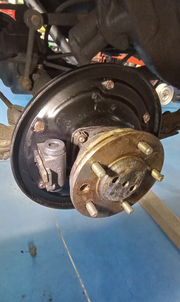 11032024 1964 Ford Zephyr 4 repairs 30 1
