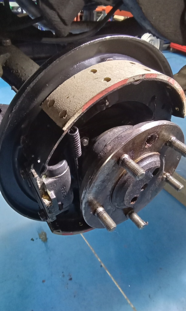 11032024 1964 Ford Zephyr 4 repairs 32 1