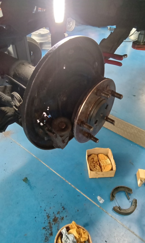 11032024 1964 Ford Zephyr 4 repairs 36 1