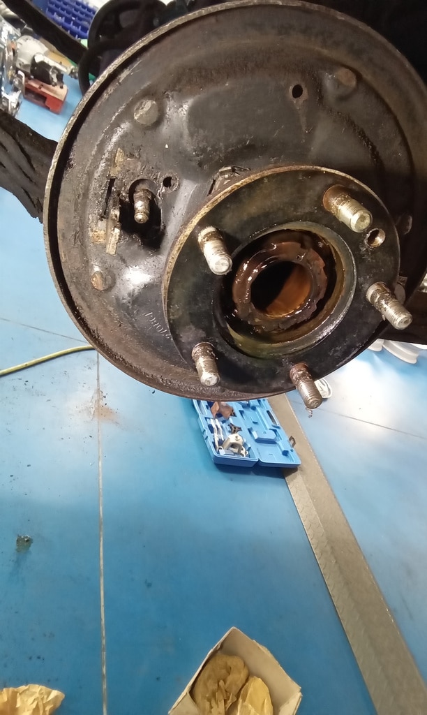 11032024 1964 Ford Zephyr 4 repairs 38 1