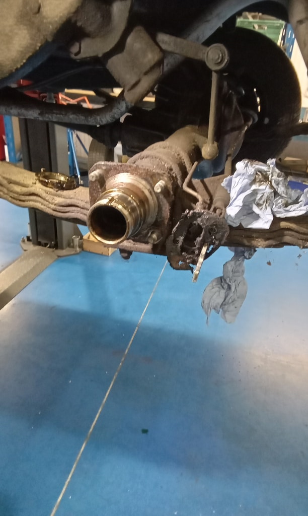 11032024 1964 Ford Zephyr 4 repairs 45 1