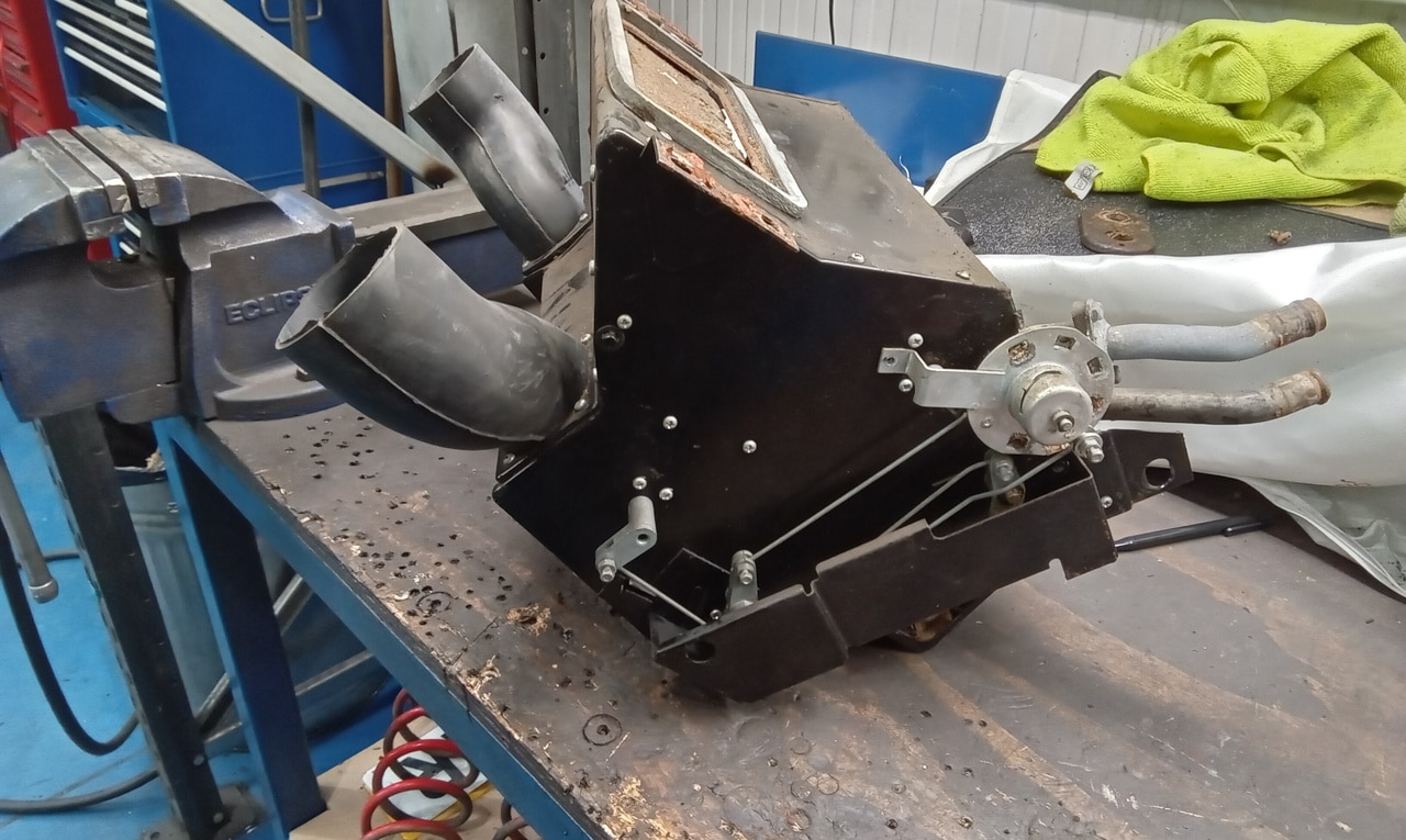 11032024 1964 Ford Zephyr 4 repairs 7 1
