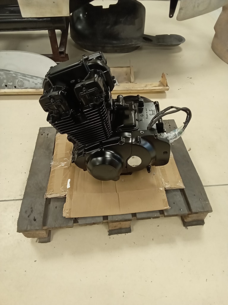 14032024 1984 Suzuki GSX400T engine paint 1 1