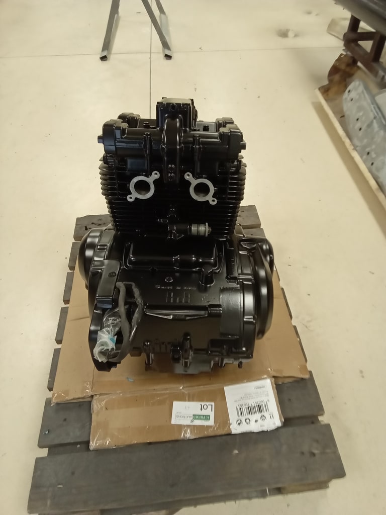 14032024 1984 Suzuki GSX400T engine paint 2 1