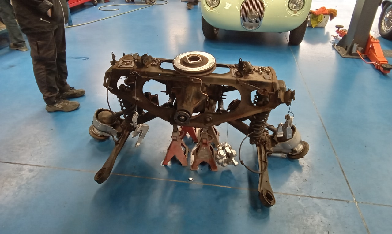 11042024 1991 Jaguar XJS Le Mans brakes and rear axle 27 1
