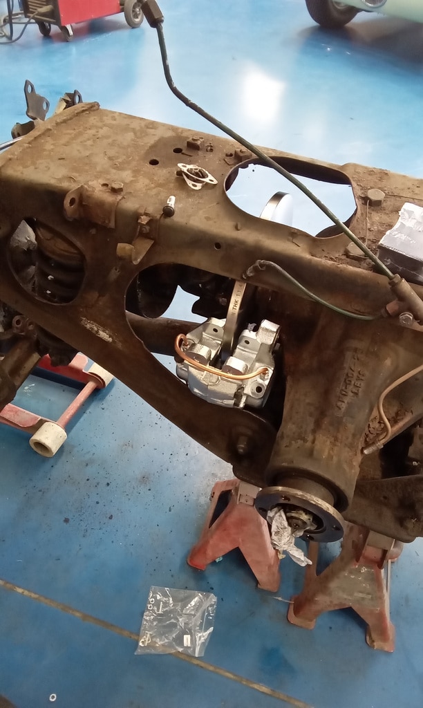 11042024 1991 Jaguar XJS Le Mans brakes and rear axle 4 1