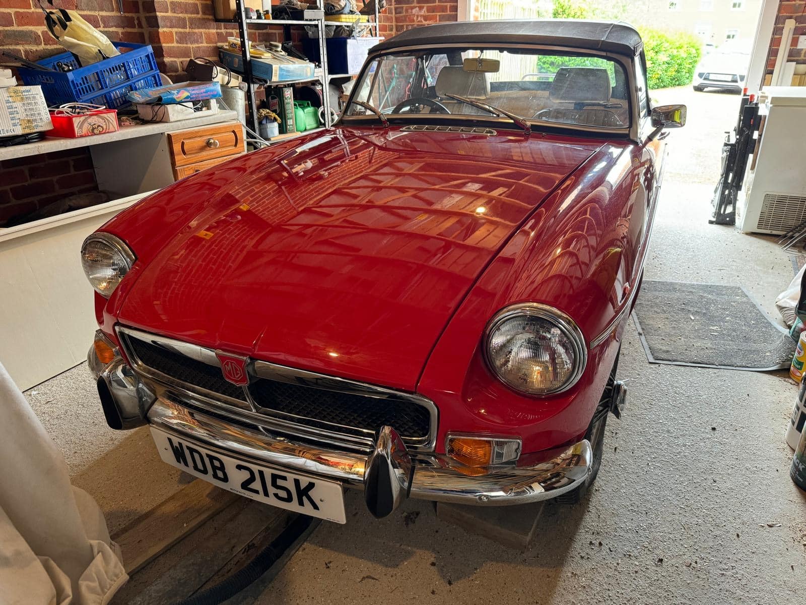 150524 1972 MG B Roadster Viewing 16 1