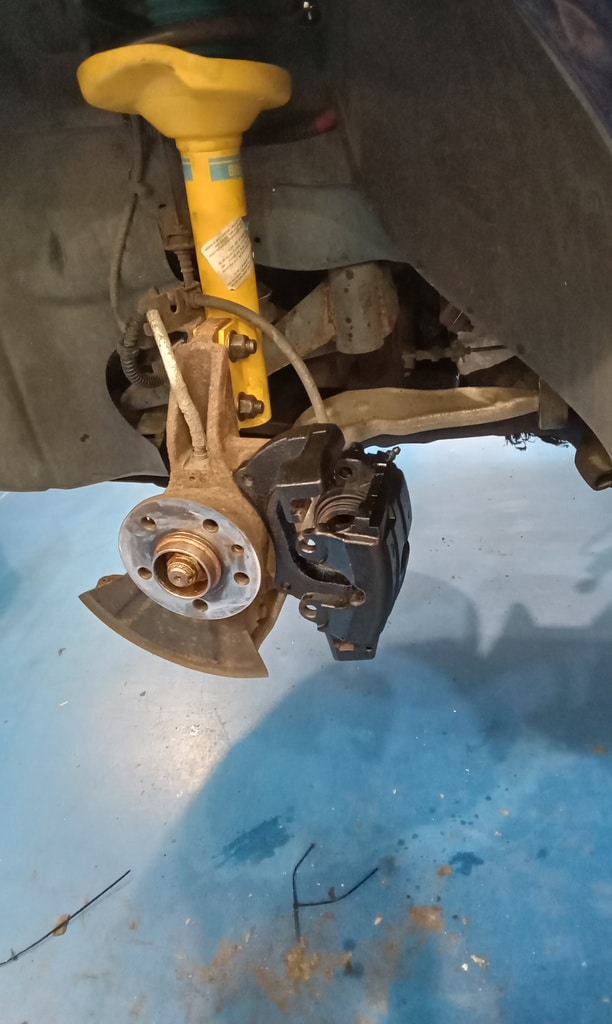 230524 2003 MG ZT V8 Brakes and Suspension 9 1