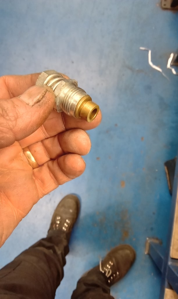 290524 1972 MGB Roadster Carburettor Work 10 1