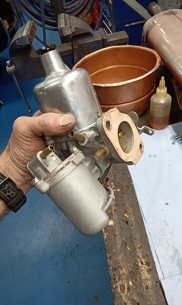 290524 1972 MGB Roadster Carburettor Work 14 1