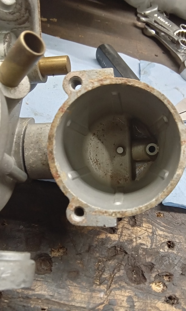 290524 1972 MGB Roadster Carburettor Work 6 1