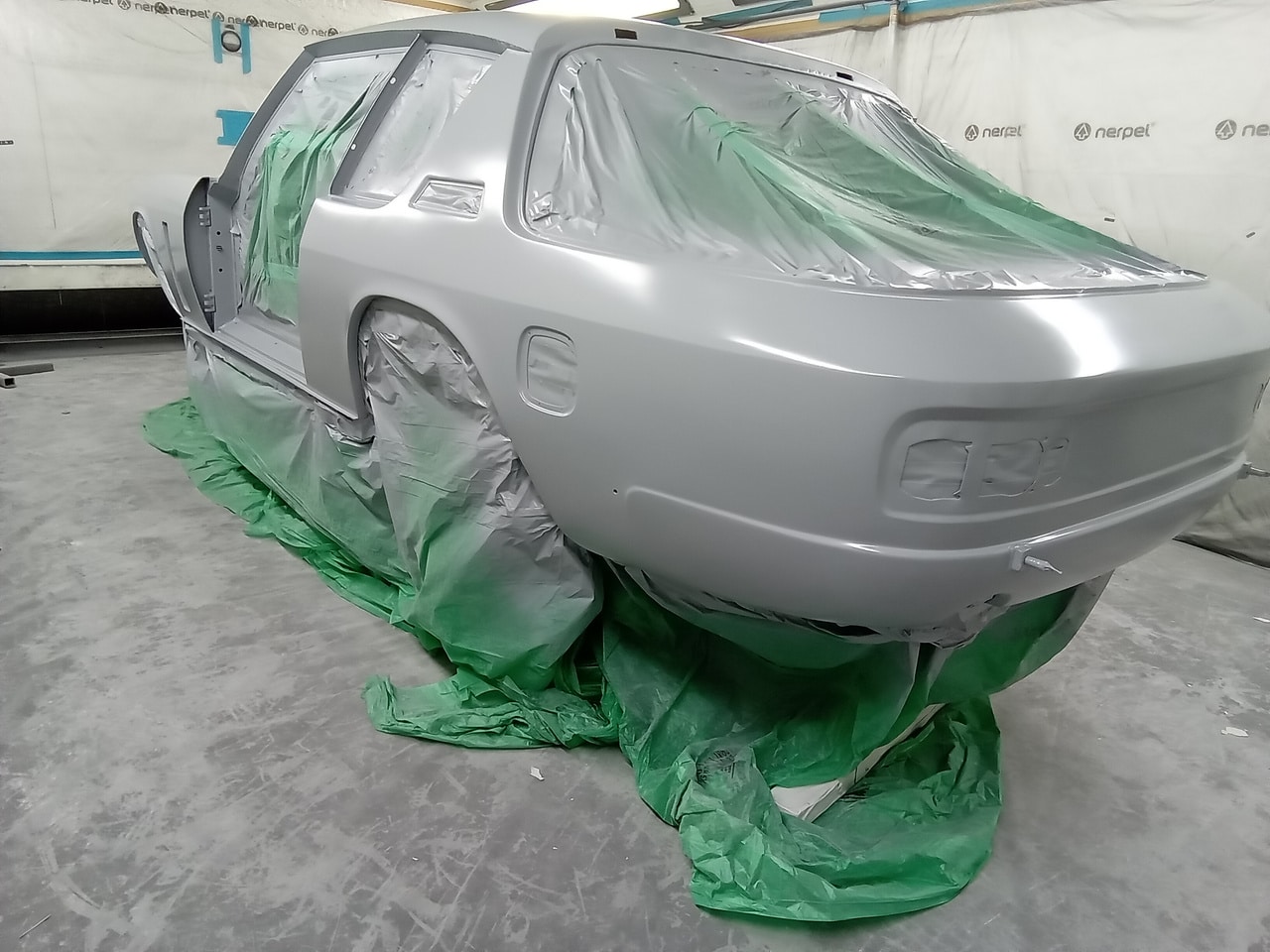 120624 1975 Jensen Interceptor Mk3 Final Primer and Polyfan 15 1
