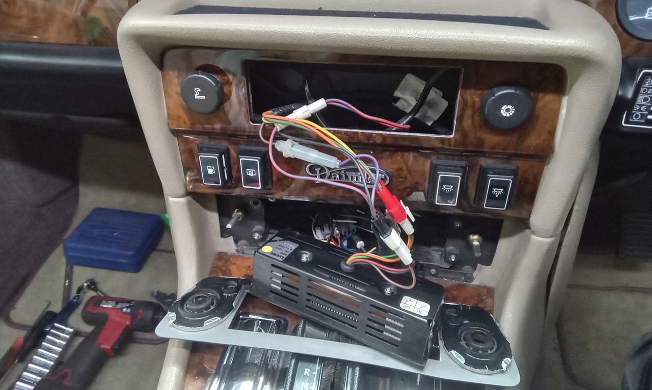 130624 1989 Daimler Double Six Dash Install and wiring fault repair brakes and roadtest 9 1
