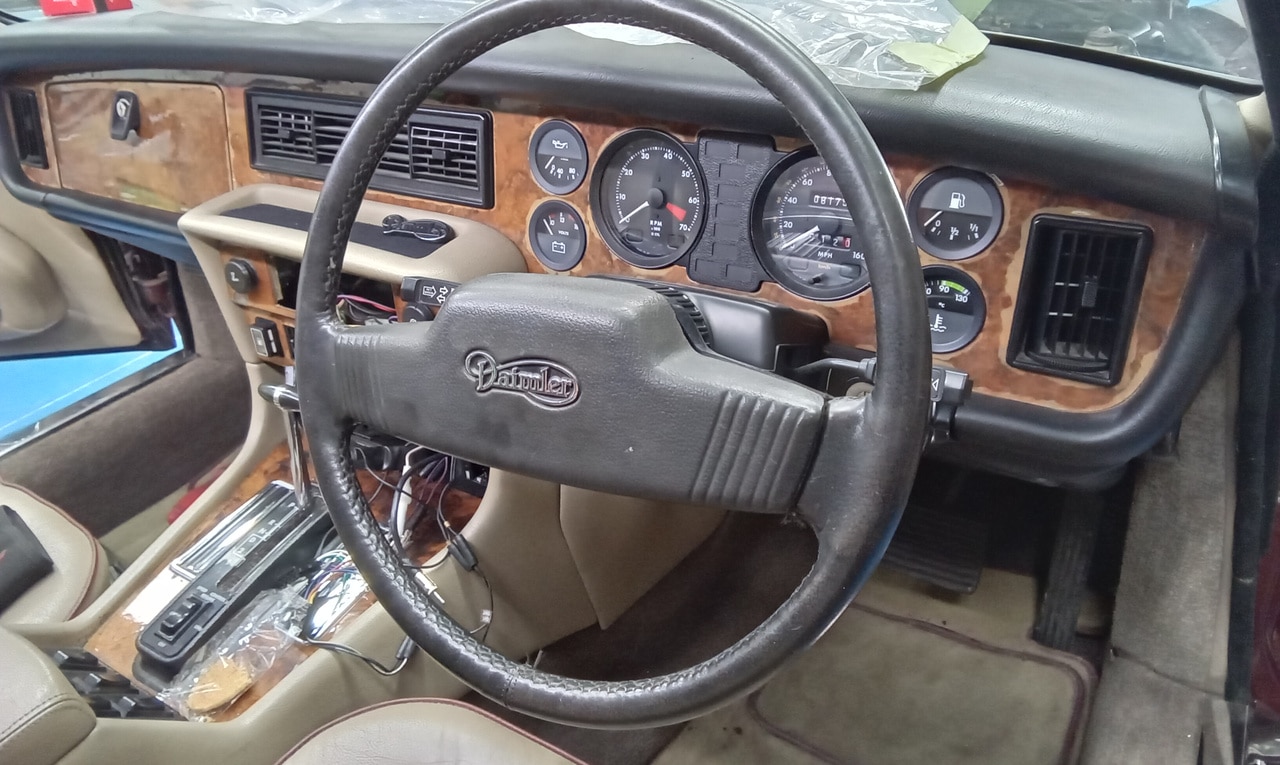 130624 1989 Daimler Double Six Dash Removal and Strip Down 17 1