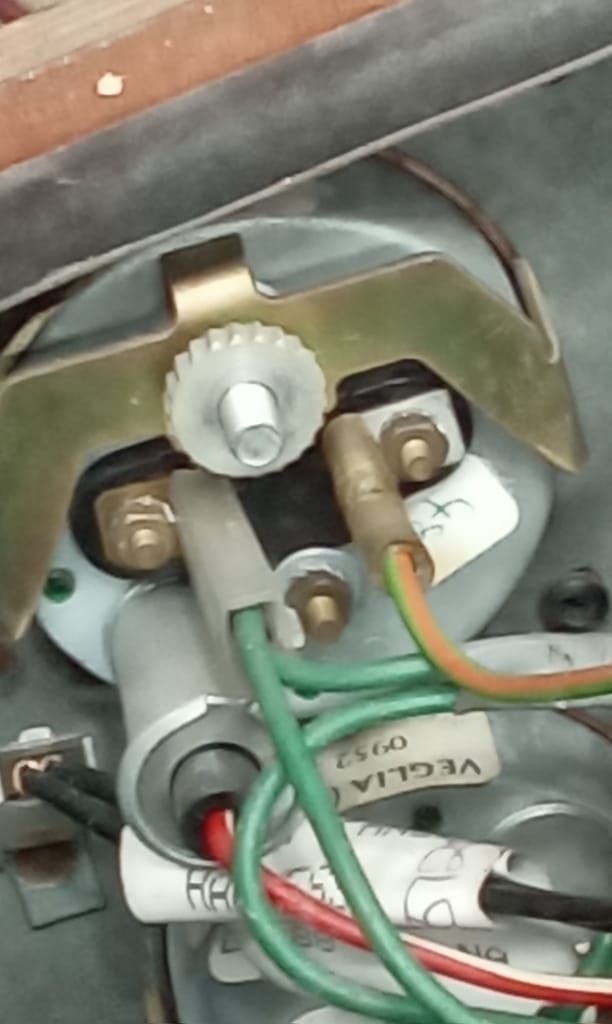130624 1989 Daimler Double Six Dash Removal and Strip Down 9 1
