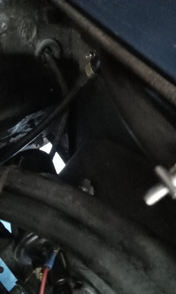 1954 Daimler Conquest Fuel Pipe and Filter 01 1