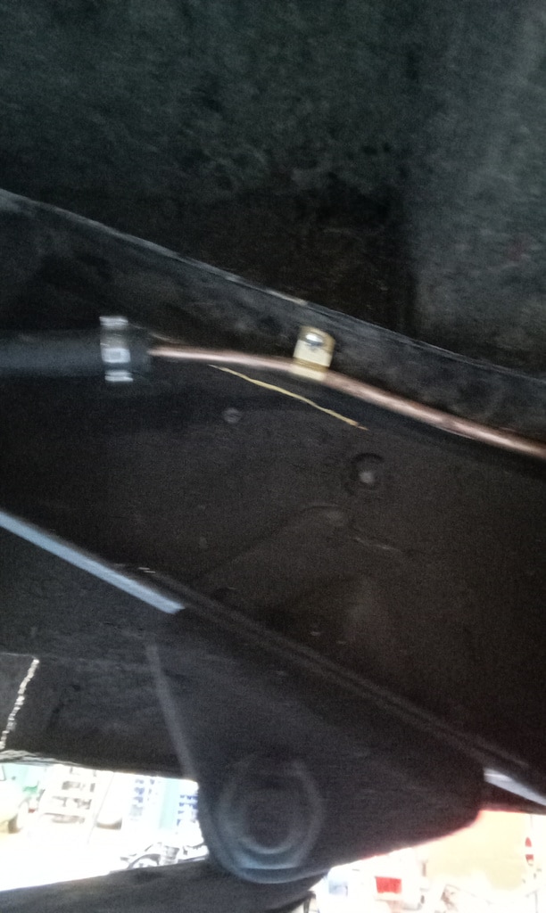 1954 Daimler Conquest Fuel Pipe and Filter 03 1