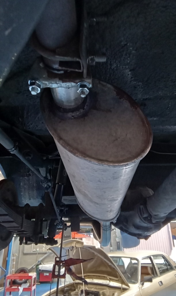 1954 Daimler Conquest Fuel Pipe and Filter 07 1