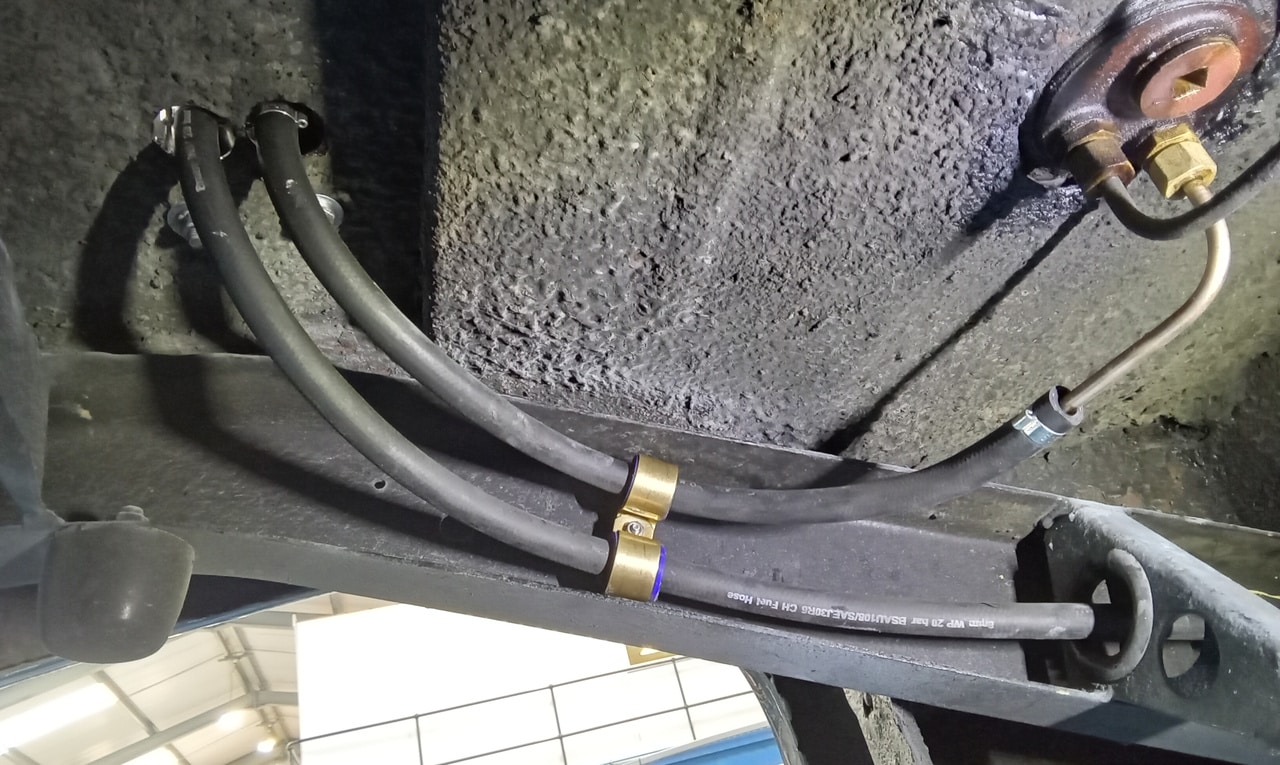 1954 Daimler Conquest Fuel Pipe and Filter 12 1