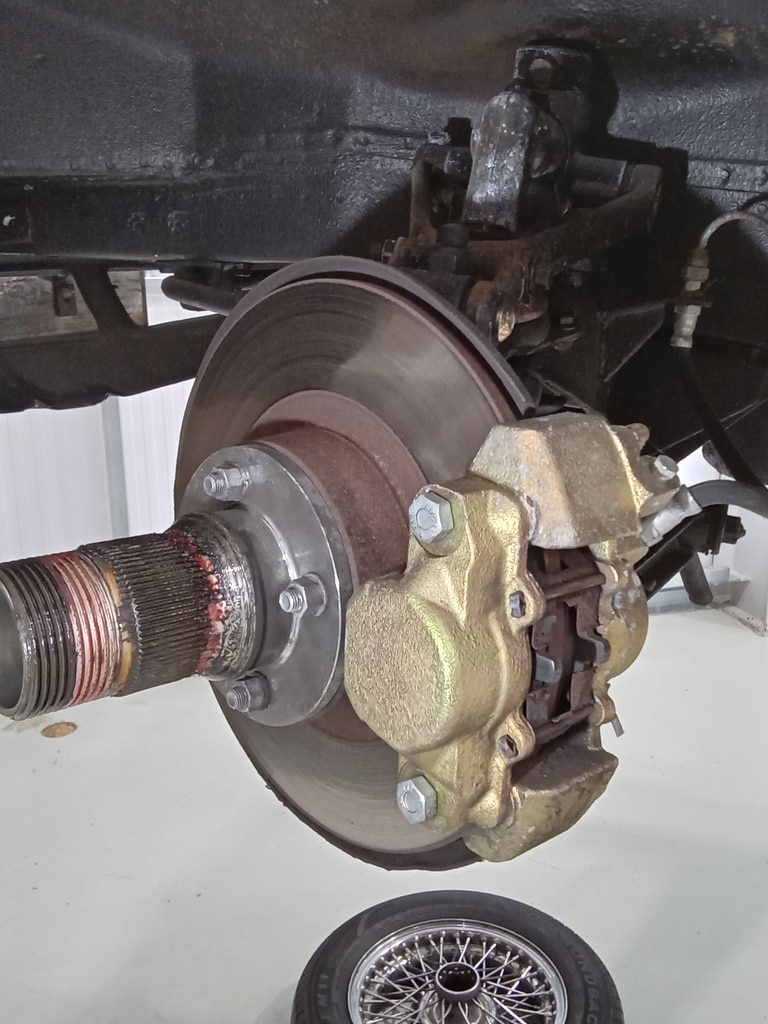 1971 MG B Roadster Brakes 02 1