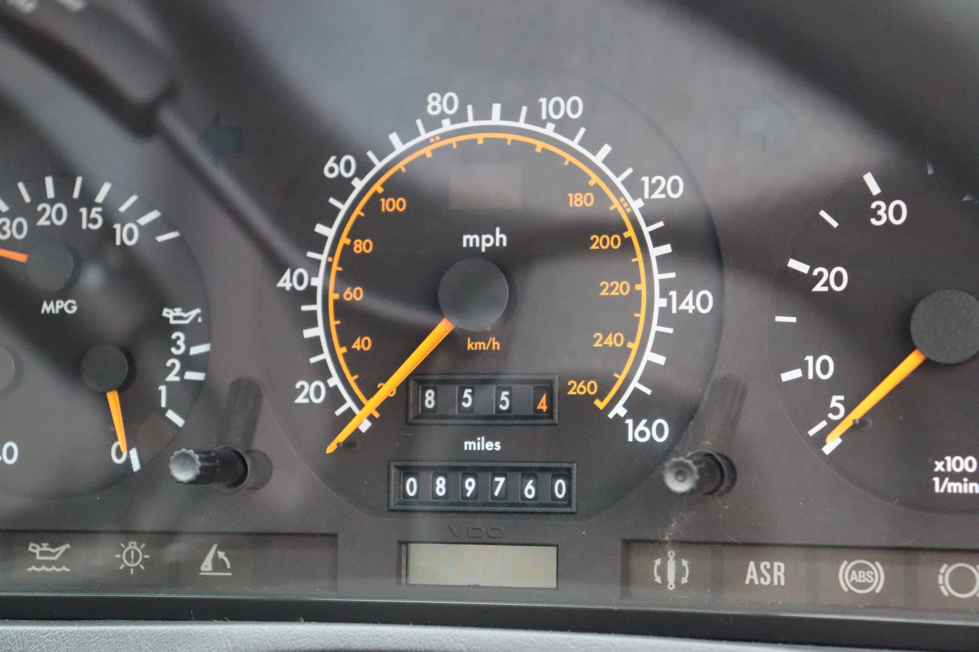 Sir Stirling Moss 500SL odometer 1