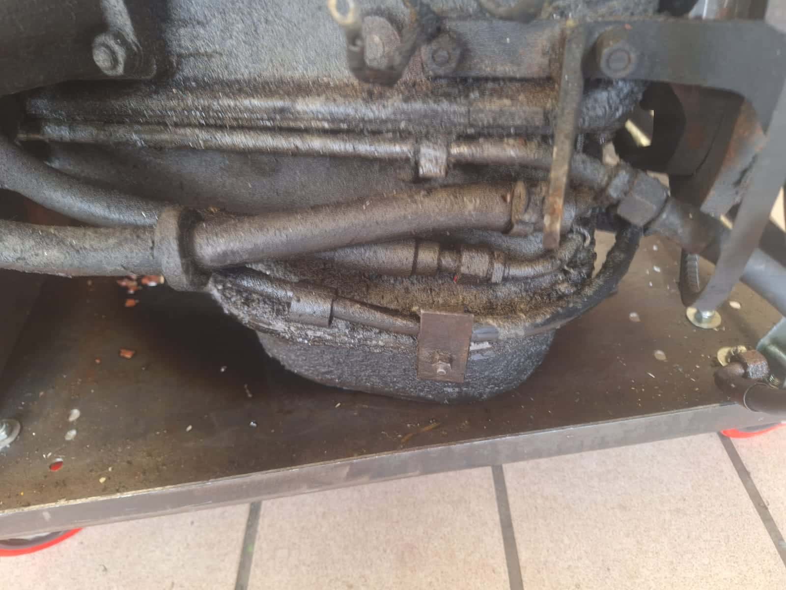 09072024 1964 Mercedes 230SL engine investigation 20 1