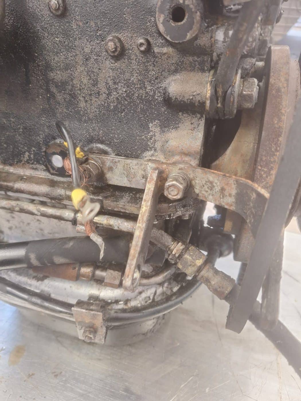 09072024 1964 Mercedes 230SL engine investigation 22 1