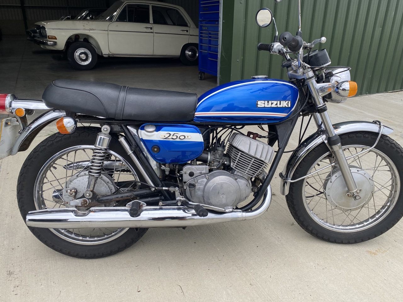 150724 1971 Suzuki 250 Arrival Storage 1